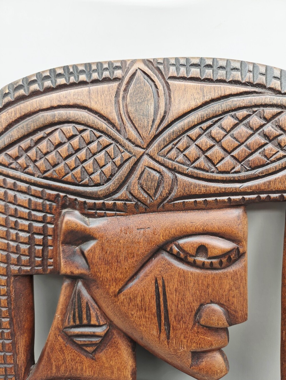 Vintage African Hand Carved Solid Wood Wall Plaque - Picture 4 of 6